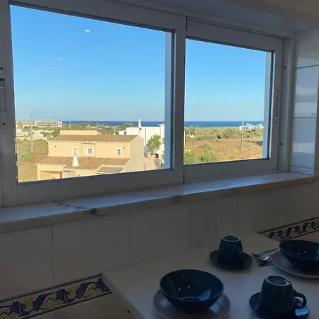 Beautiful Close To The Beach And Marina! *