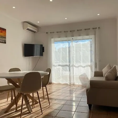 Apartment Beautiful Close To The Beach And Marina!