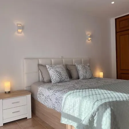 Beautiful Close To The Beach And Marina!