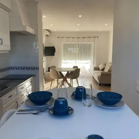 Beautiful Close To The Beach And Marina! * Lagos