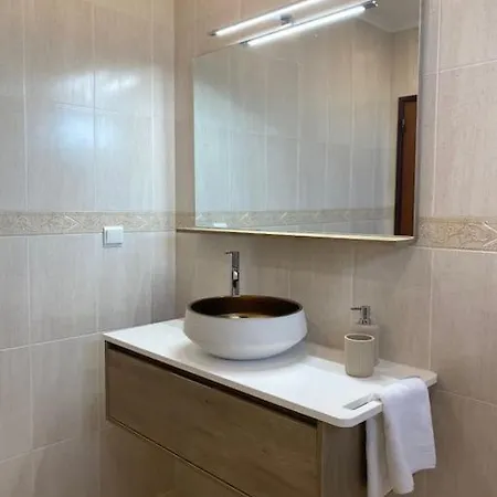 Apartment Beautiful Close To The Beach And Marina! Lagos