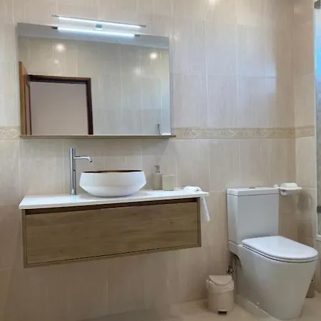 Beautiful Close To The Beach And Marina! Lagos