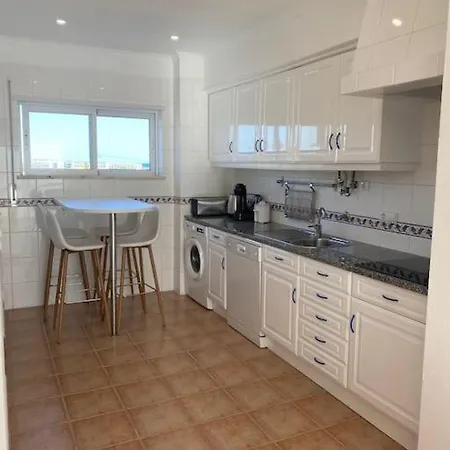 Beautiful Close To The Beach And Marina! Apartment Lagos