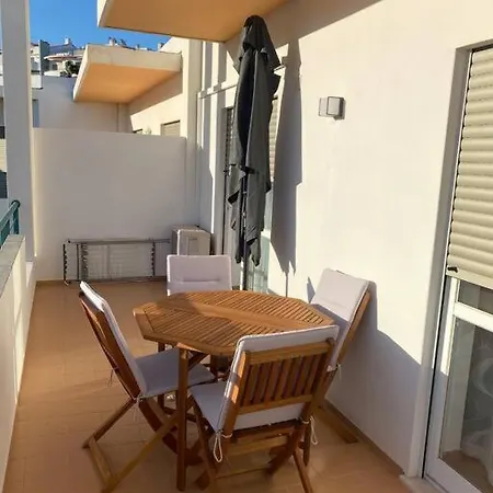 Beautiful Close To The Beach And Marina! *